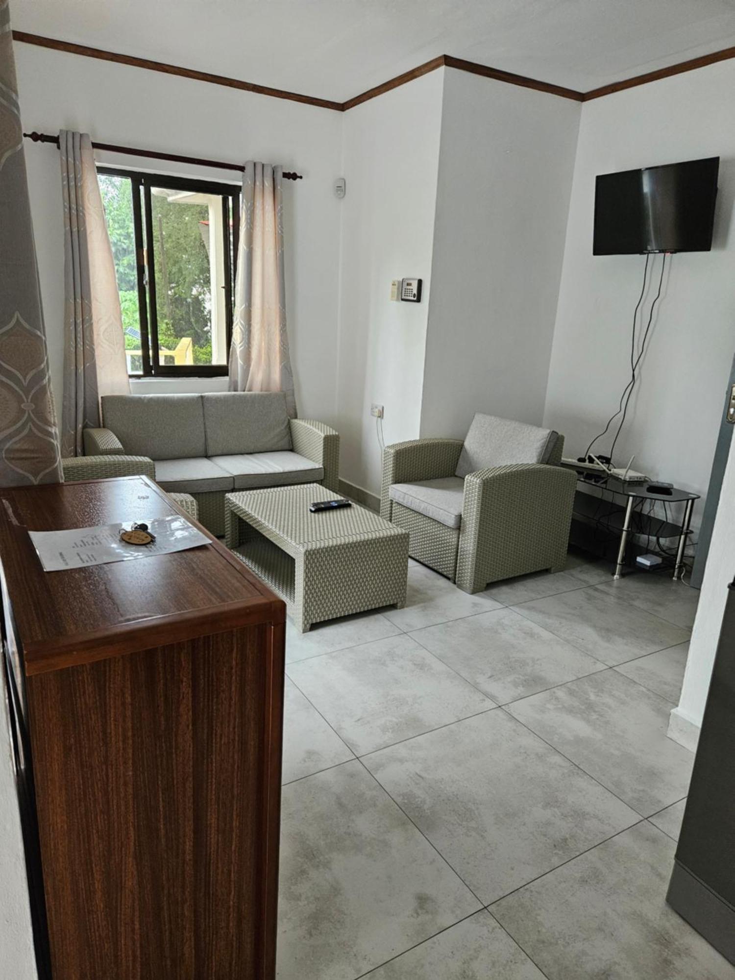 E&e Self Catering *