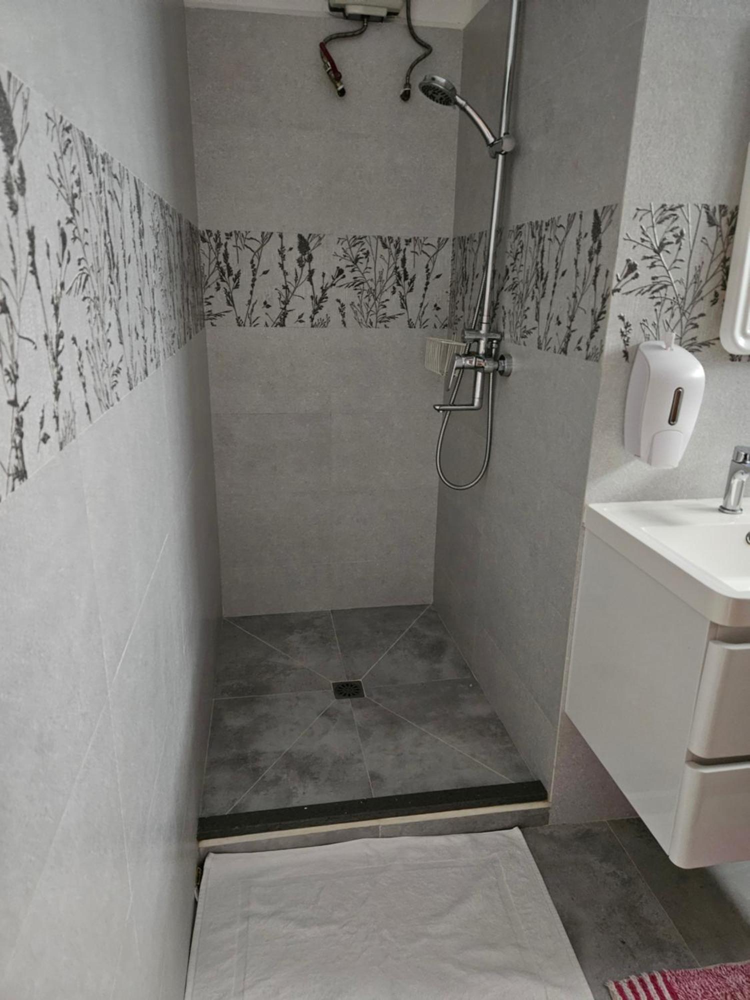 E&e Self Catering