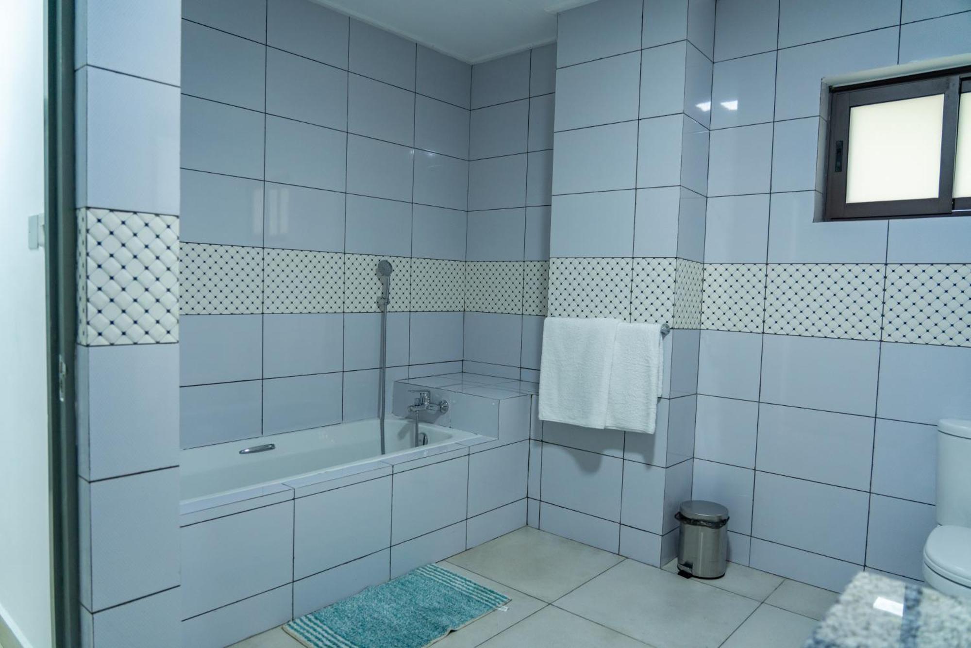 E&e Self Catering
