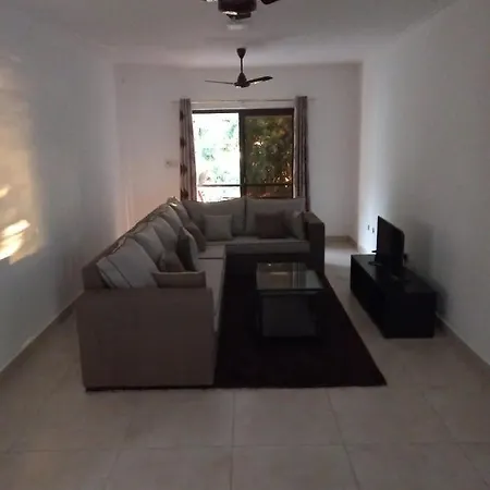 E&E Self Catering Hotel Beau Vallon  Exterior photo